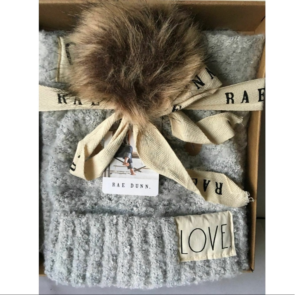 Rae Dunn beanie and scarf set